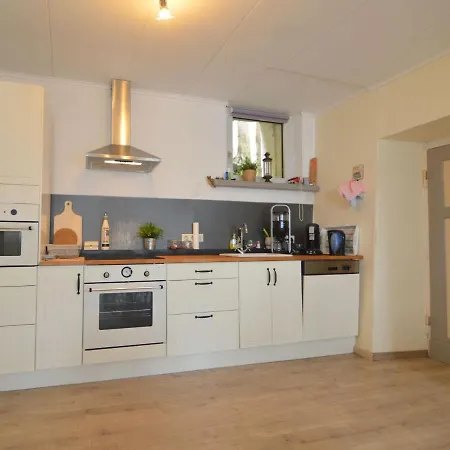 Very Comfortable House With Bathrooms And A Garden Vakantiehuis Mürlenbach